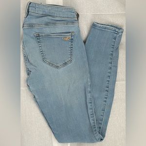 Hollister light wash skinny jeans SIZE 5R